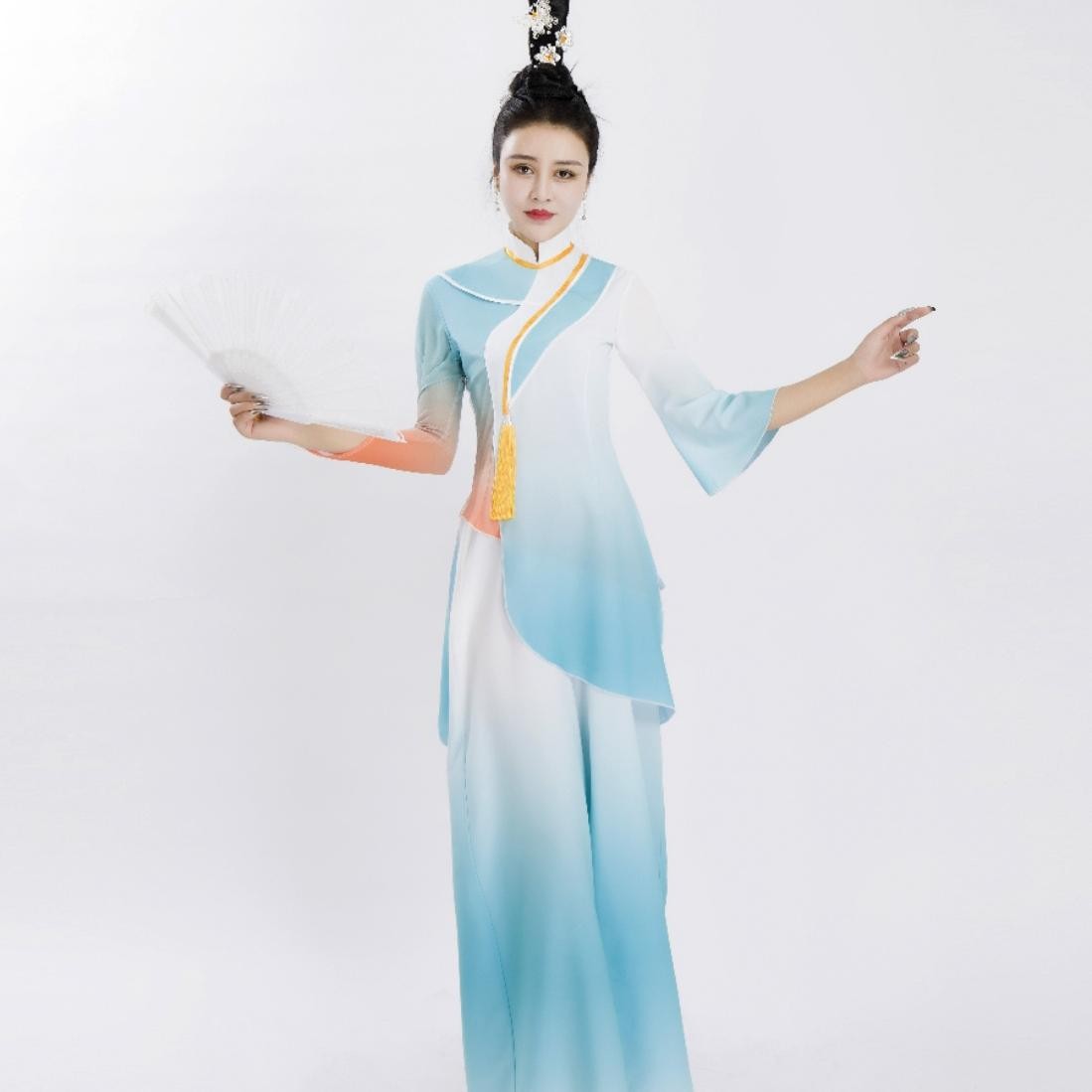 定制醉春风中国风女子演出服