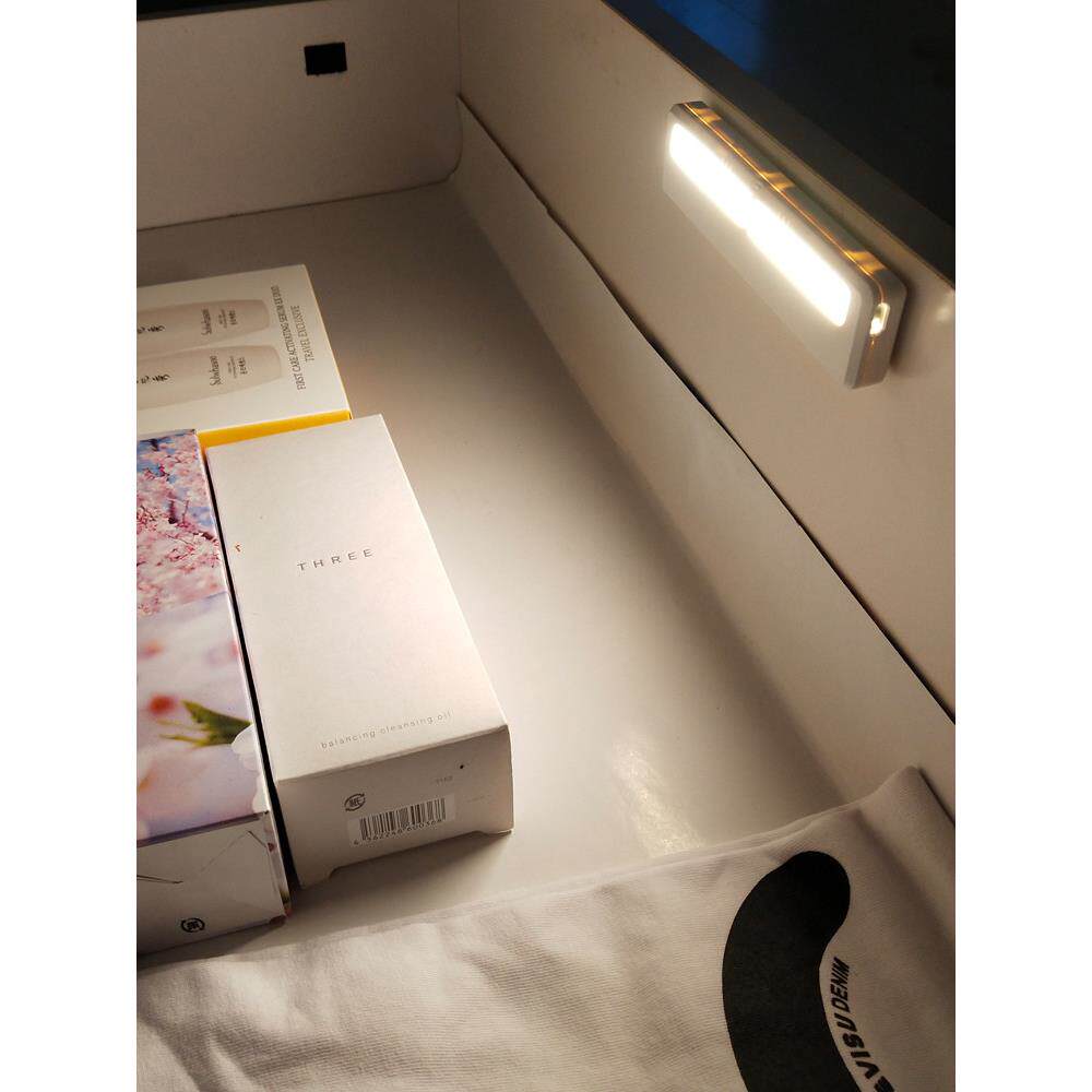 可充电式免布线衣柜橱柜子抽屉开门前微型自动开关磁感应LED灯光