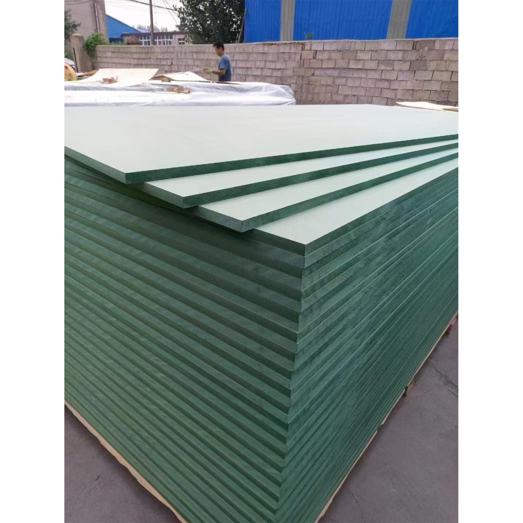 防潮绿色密度板高密度板12.15厘中纤板E1 防潮澳松板雕刻防霉防水