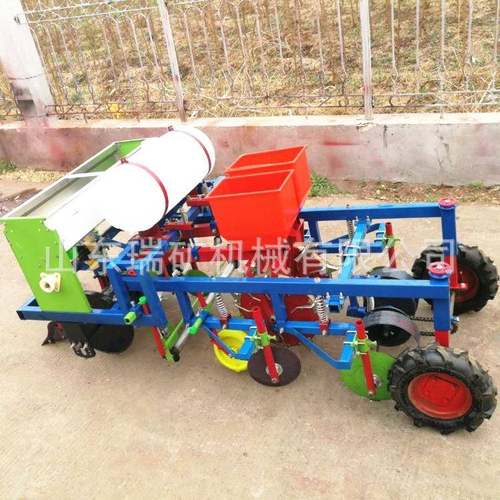 定做花生/玉米播种机播种施肥起陇覆膜喷药一体机四轮车带动