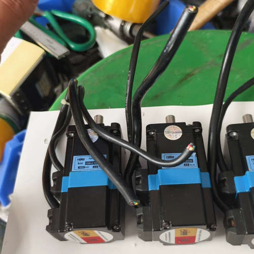 EMH1705D8  汉德保步进电机，，实物拍摄，成议价