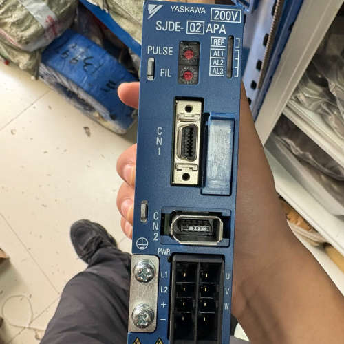 安川伺服驱动器SJDE-02APA，200W功率，200-2议价