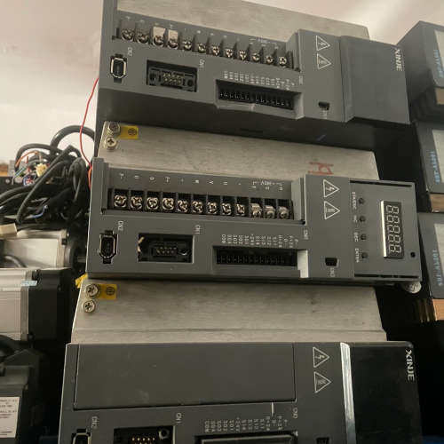 信捷伺服驱动器DS5E-43P0-PTA(3kw) 还有3台议价