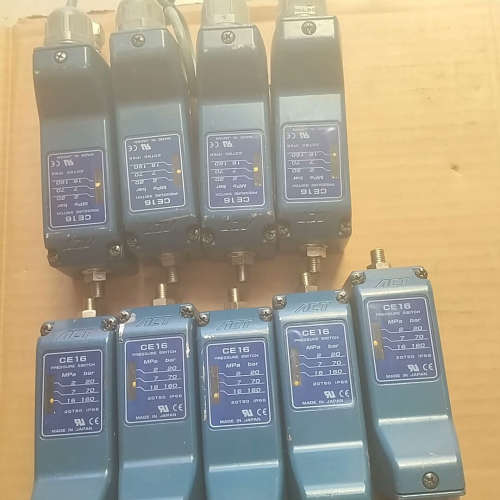 ACT压力开关CE16/共计9台，实物拍摄的，成色如图所议价