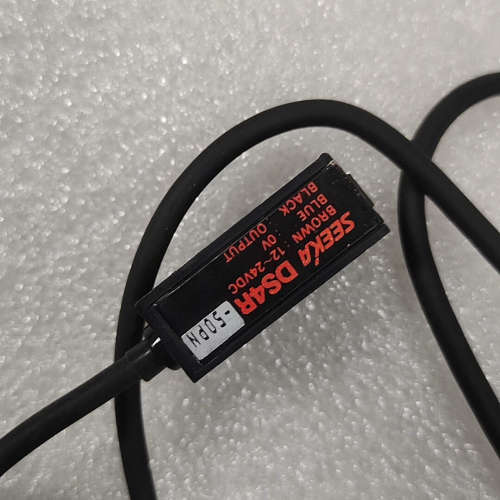 DS4R-50PN光电开关传感器，线长0.8米带插头，二议价