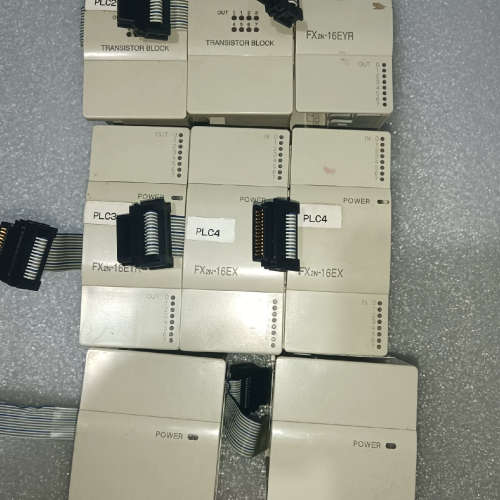 议价的plc八个，型号fx2n 4ad一个，fx2n 4