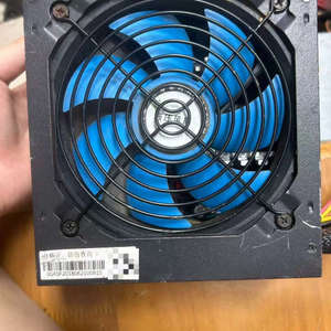 金河田智能芯680GT电源，额定500W最大600W，支持双议价