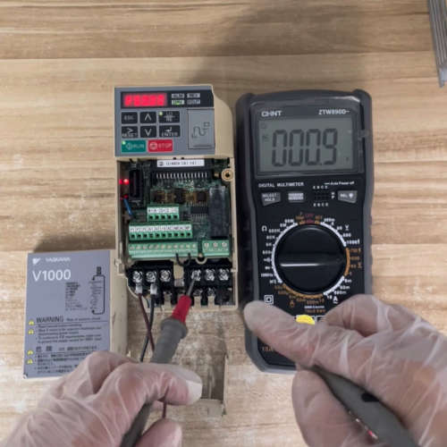 CIMR-VA2A0004BAA安川变频器0.75KW/0.议价