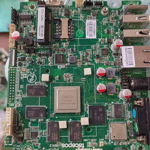 芯片Rackchip RK3288一张，成色如图，请看清议价