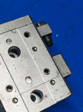 亚德客滑台同款气缸，HLS8X10S，实物拍照只有一个，功能议价