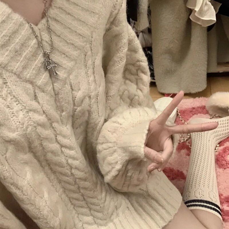高级感!麻花粗线软糯套头毛衣女秋冬新款韩版宽松V领针织衫上衣