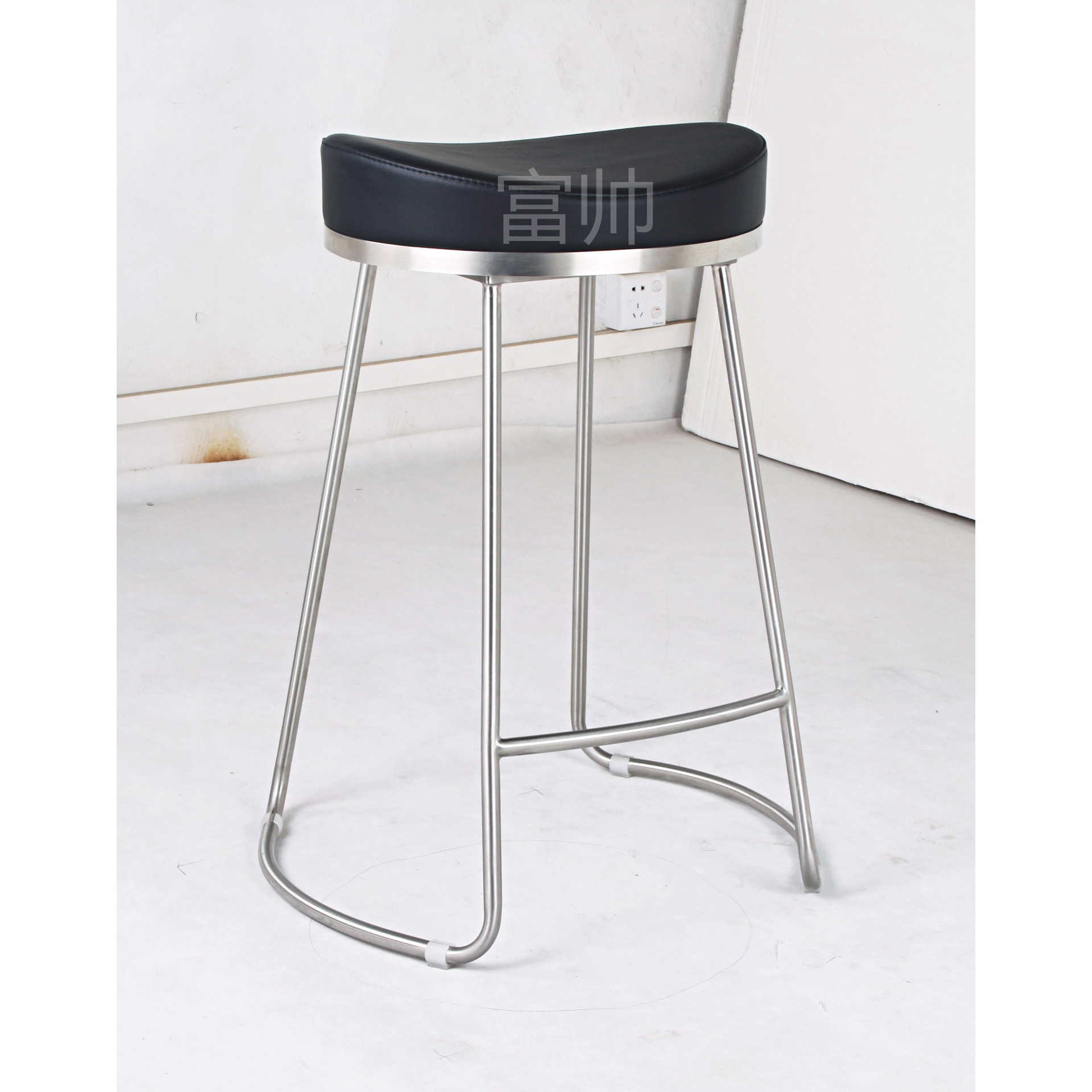 热卖爆款 厂家直销拉丝不锈钢酒吧椅凳高脚椅