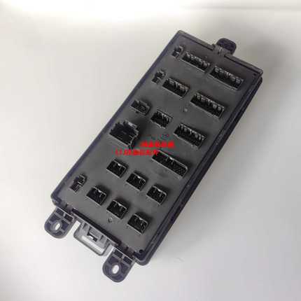 挖机保险丝盒YN24E00016F2 YN73E01024P2适用SK200-8 210 330 350