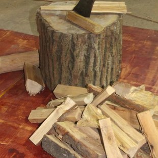 柴火户外野炊烧烤露营篝火干柴硬杂木木炭烧火柴手劈柴木