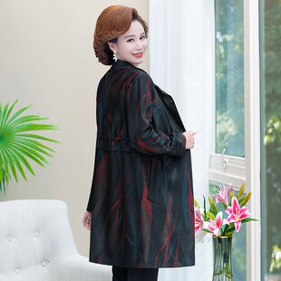 妈妈春秋新款风衣女士50到60岁高档中老年女装洋气中长款外套