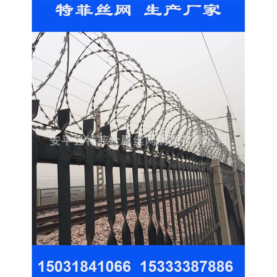 厂家现货供应BTO-22刀片刺网 围墙刀刺滚笼 10千克一卷拉伸10米