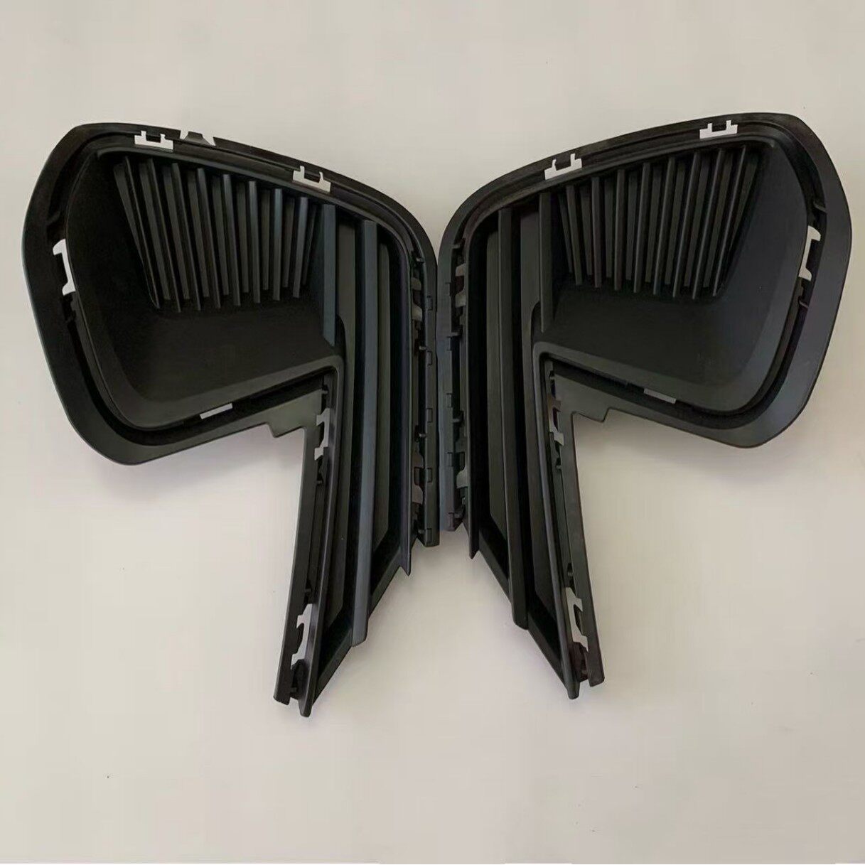 标志408(19-21款)前雾灯框雾灯罩日行灯框YL010179XTYL010180XT