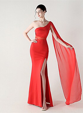 红色晚礼服女2025新款高级感仙气法式主持人单肩斜肩侧开叉连衣裙