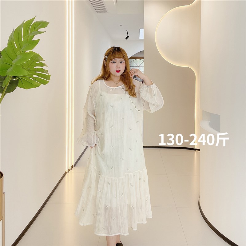 胖仙女莹莹大码女装胖mm初秋气质新中式刺绣碎花吊带裙连衣裙套装