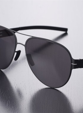 太阳眼镜无螺丝墨镜德国黑色蛤蟆镜飞行超轻弹性框架超薄男女时尚