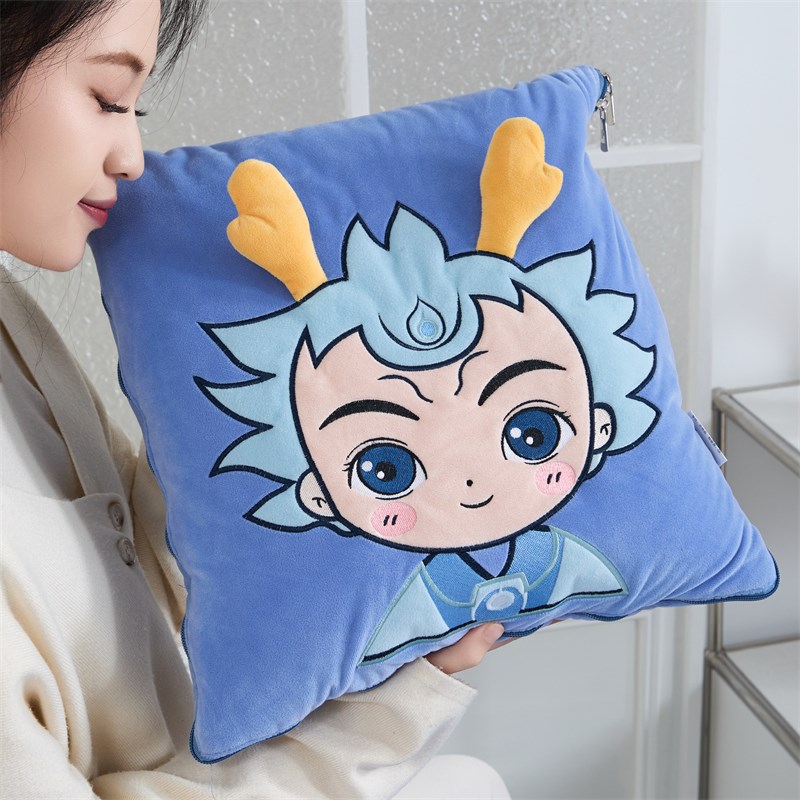 敖丙卡通抱枕被两用加厚加绒车载靠垫办公室沙发学校午睡折叠毛毯