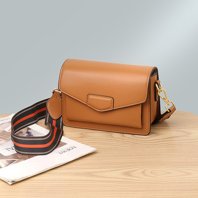 斜挎包小众设计感包包女新款春季小包真皮时尚单肩包小方包