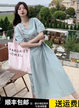 蓝色小清新收腰显瘦气质长裙夏季C新款温柔风甜美v领法式连衣裙女