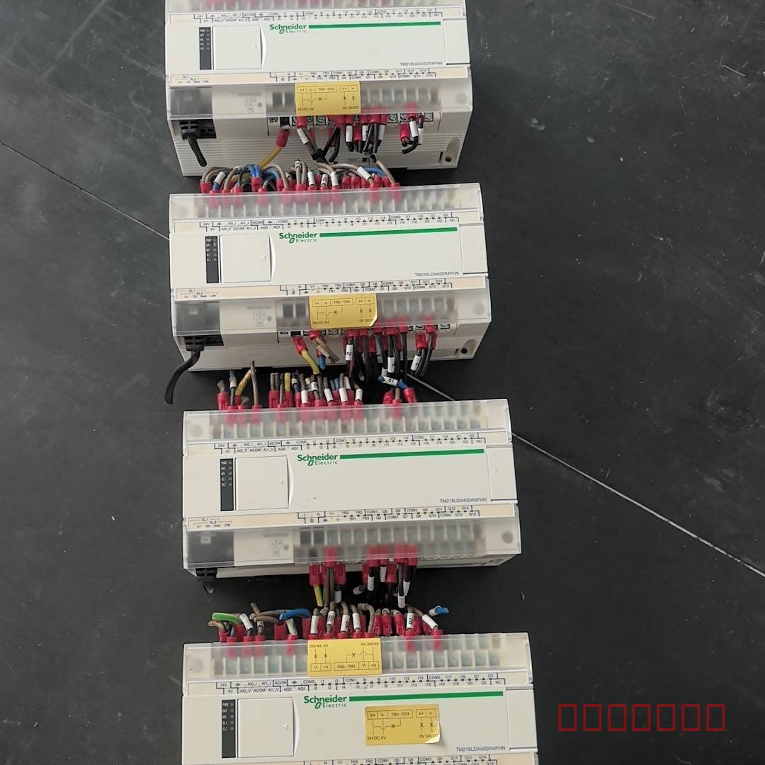 议价施耐德PLC  TM218LDA40DR4PHN 四台，二手维修