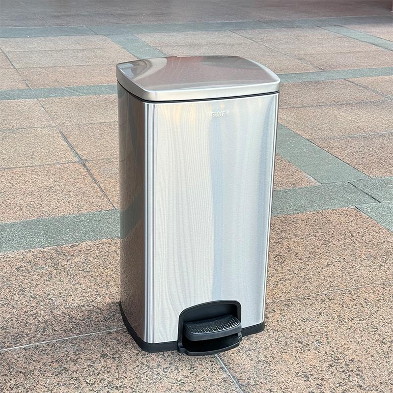 GNF不锈钢30L脚踩垃圾桶大容量家用客厅厨房50L商用大号走廊带盖
