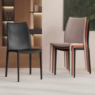 意式极简马鞍皮餐椅轻奢家用椅子可叠放北欧设计师凳子靠背餐桌椅