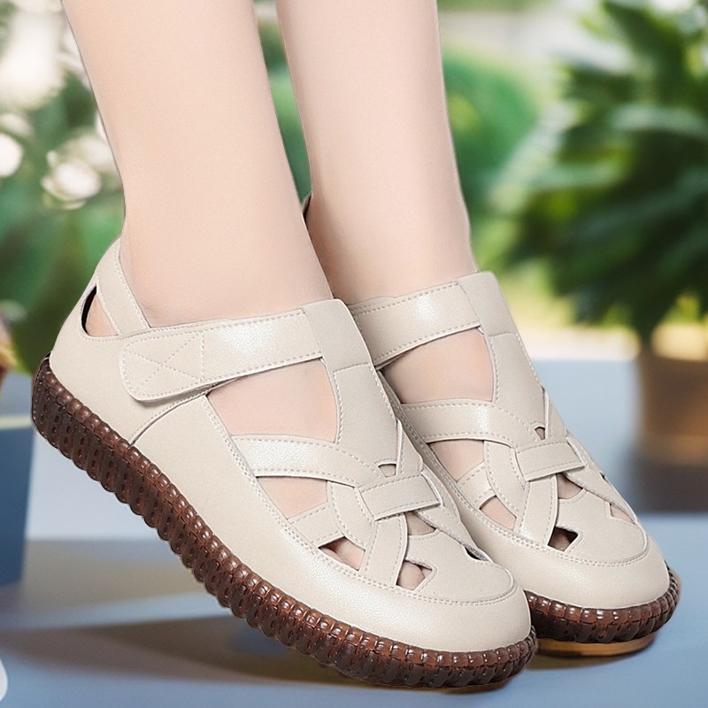 凉鞋女款2024i新款妈妈鞋子夏季软底不累脚平底防滑大码女鞋41到4