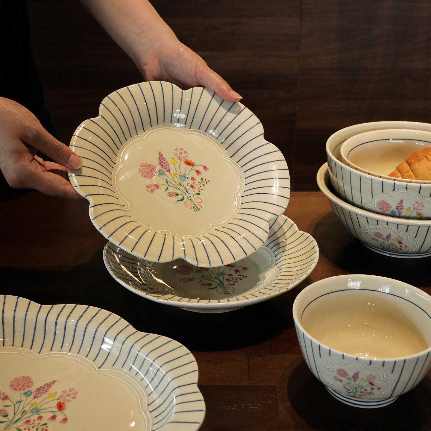 轻奢覆古碗碟餐具套组高级感家用陶瓷餐盘子汤碗圆盘饭碗乔迁送礼