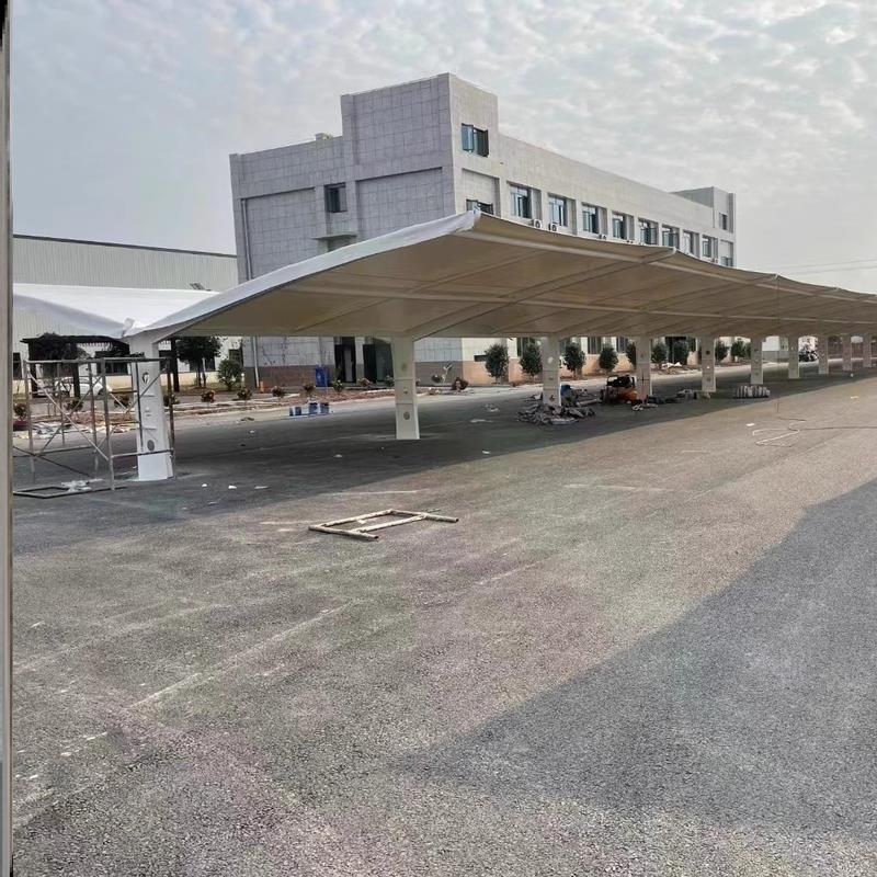 户外张拉膜结构汽车停车棚社区电动车充电桩钢梁结构车位遮阳雨棚