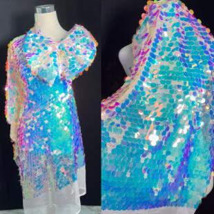 18MM幻彩粉色大鱼鳞片亮片布料蕾丝布料婚庆大亮片背景装饰布料