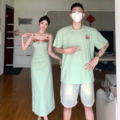 情侣装一裙一衣夏季2024新款法式高级感小众网红吊带裙气质甜辣风