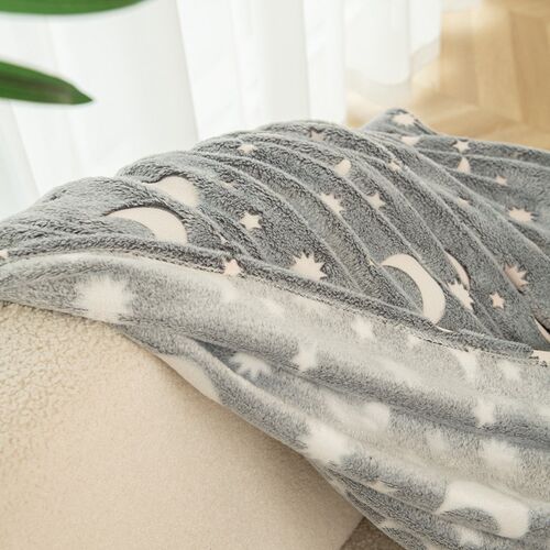 夜光毯法兰绒毛毯办公室午睡毯儿童卡通幼儿园盖毯空调毯子