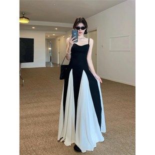 浮雕山茶a黑白拼接吊带连衣裙女2025新款 春夏设计感小众大摆长裙
