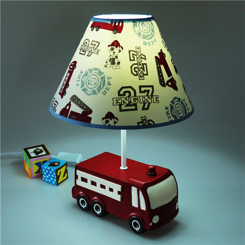 红色小汽车台灯儿童房卧室床头灯男孩创意卡通可爱消防车实用礼物