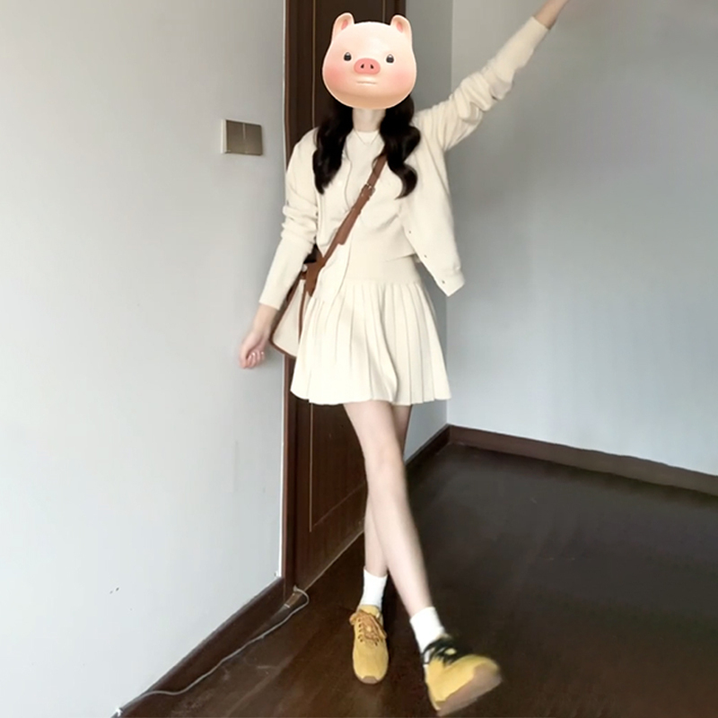 初秋韩系穿搭白色连衣裙子2024早秋新款女装短R裙小个子套装高级