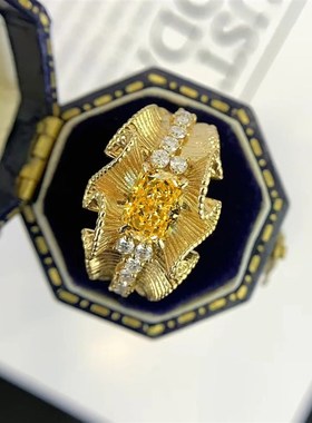 法式复古黄钻蕾丝戒指轻奢小众设计简约手工拉丝镶钻褶皱锻金女戒