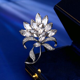奢华水晶花朵胸针女优雅大气多用途固定别针冬季毛呢大衣外套配饰