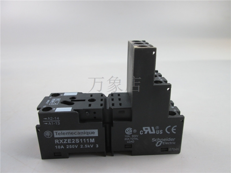Schneider 小型中间继电器座 RXZE2S111M 实物拍摄