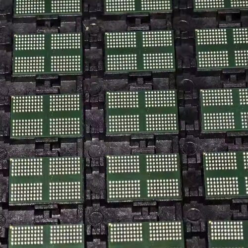 IS21ES04G-JCLI    4GB 3.3V 200Mhz存储器 IC