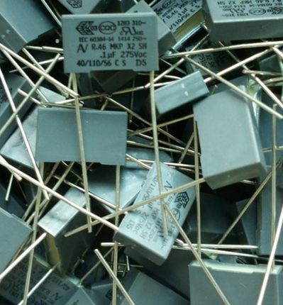 R46KI310049M1K   薄膜电容器 R46 275v0.1uF 10% AV KEMET 原装