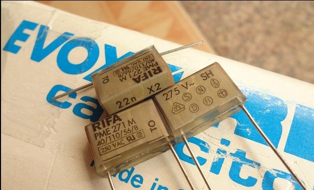 PME271M522MR30 安规电容器 X2 275v 22nF 223M 15mm 进口RIFA