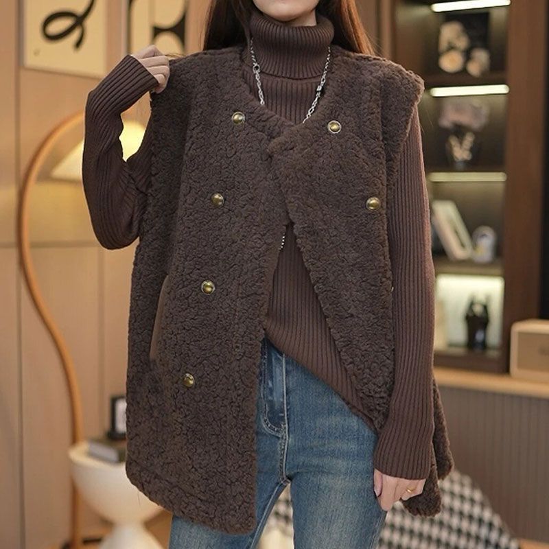 欧洲站女时尚韩版慵懒风设计感重工双排扣仿羊羔毛马甲外套高级感