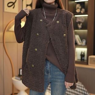 欧洲站女时尚韩版慵懒风设计感重工双排扣仿羊羔毛马甲外套高级感