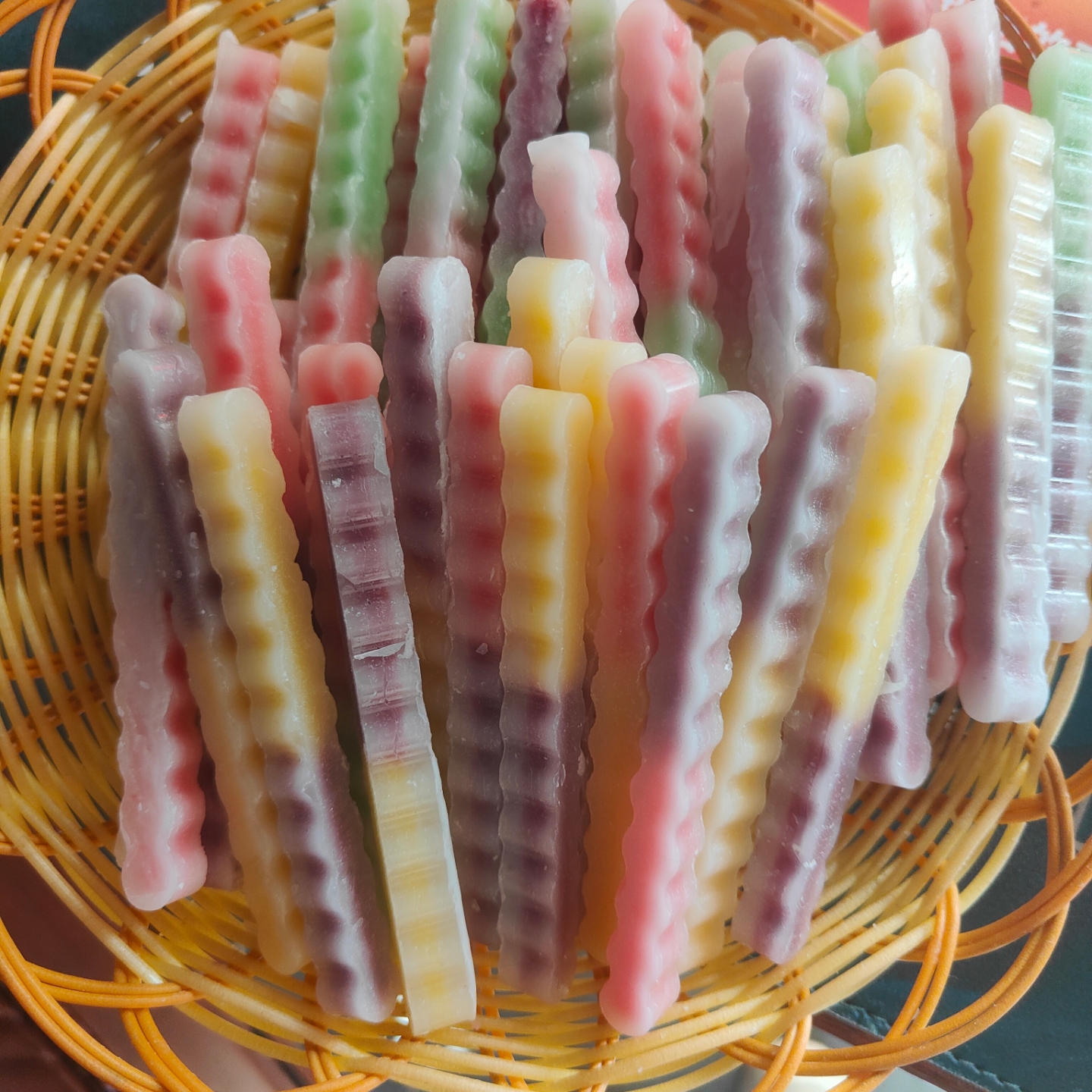 蜡网红爆款腊爆浆夹心蜡糖