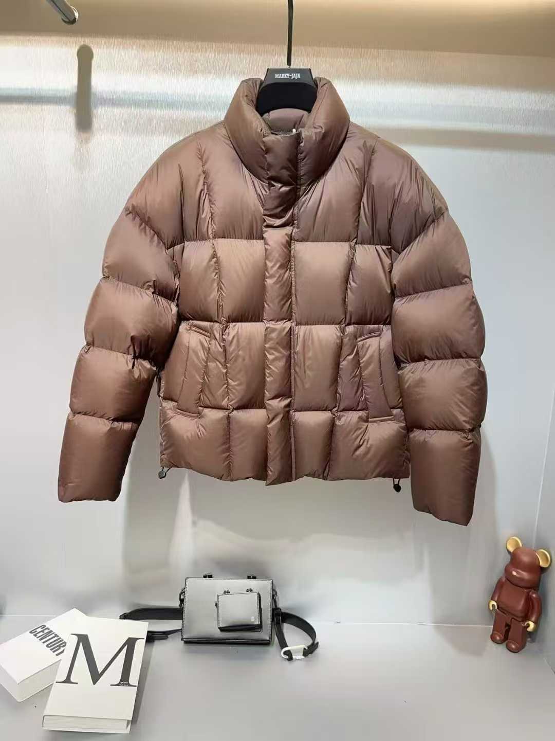 2025冬季新品立领面包羽绒服男欧货高端保暖修身简约休闲90白鸭绒