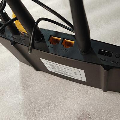 #路由器 极路由3pro智能双频路由器C312B 实拍如图